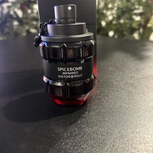 Viktor & Rolf Spicebomb Infrared Black and Red Bottle